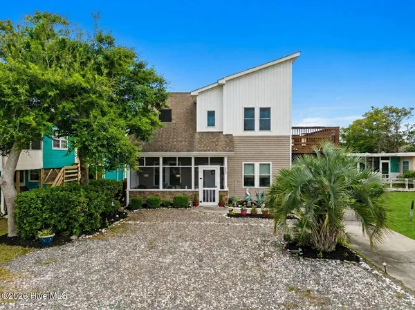 $842,000 | 137 North 4th Avenue, Kure Beach, NC 28449