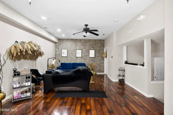 $1,190,000 | 82 North Pearl Street, Albany, NY 12210