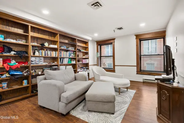 $1,190,000 | 82 North Pearl Street, Albany, NY 12210