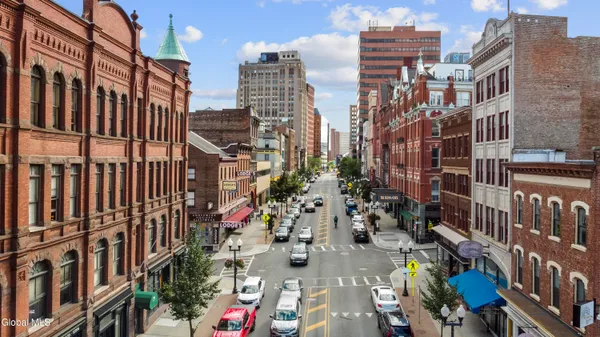$1,190,000 | 82 North Pearl Street, Albany, NY 12210