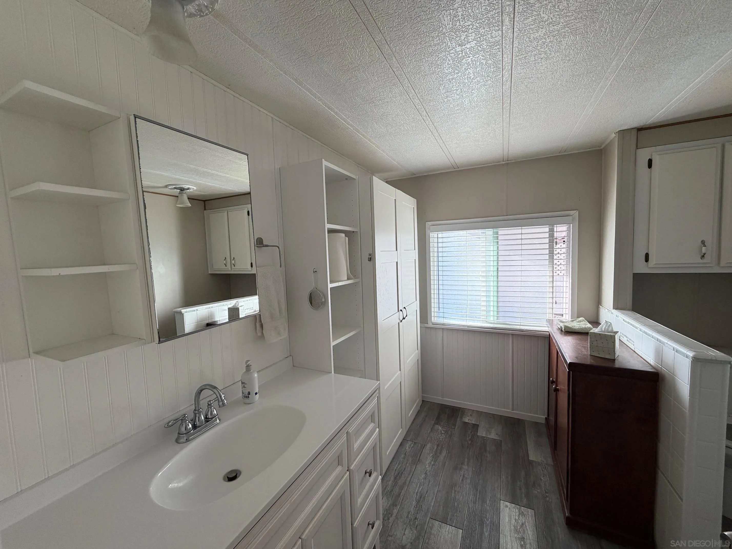 4886 Old Cliffs Road San Diego, CA 92120 - Photo 11 of 21 Primary Bath/Spa