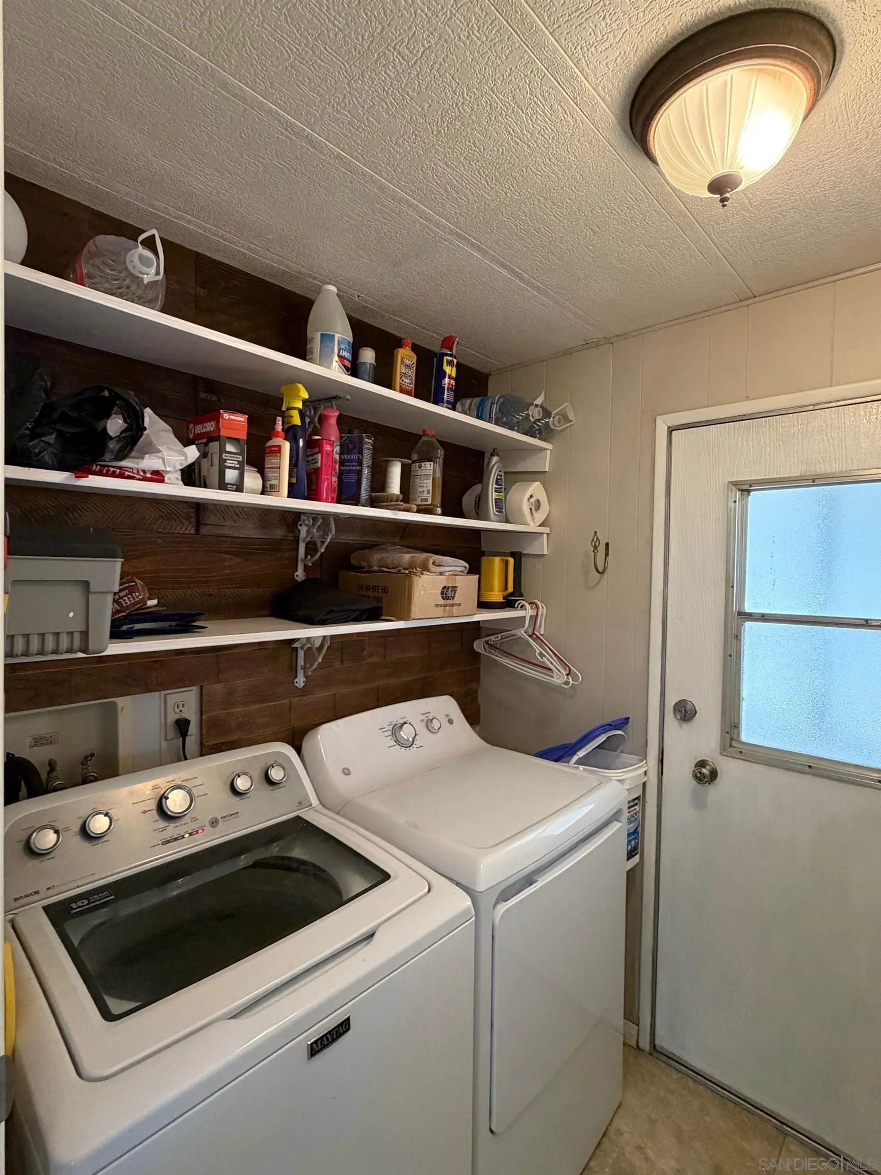 4886 Old Cliffs Road San Diego, CA 92120 - Photo 17 of 21 Laundry