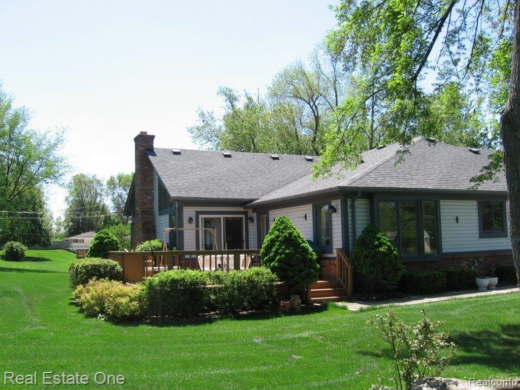 Hamlin Ct. Back