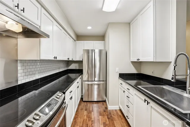 $425,000 | 12303 Harbour Pointe Boulevard, Unit W101, Mukilteo, WA 98275