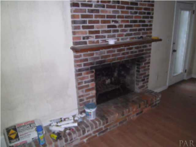 810 Barth Road Molino, FL 32577 - Photo 7 of 16 Yes it has a fireplace too!