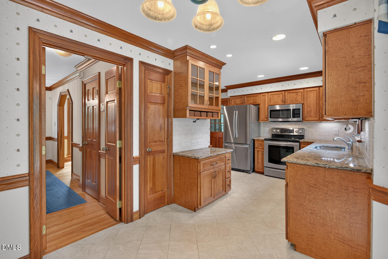 6125 Iris Drive Raleigh, NC 27612 - Photo 20 of 50 21