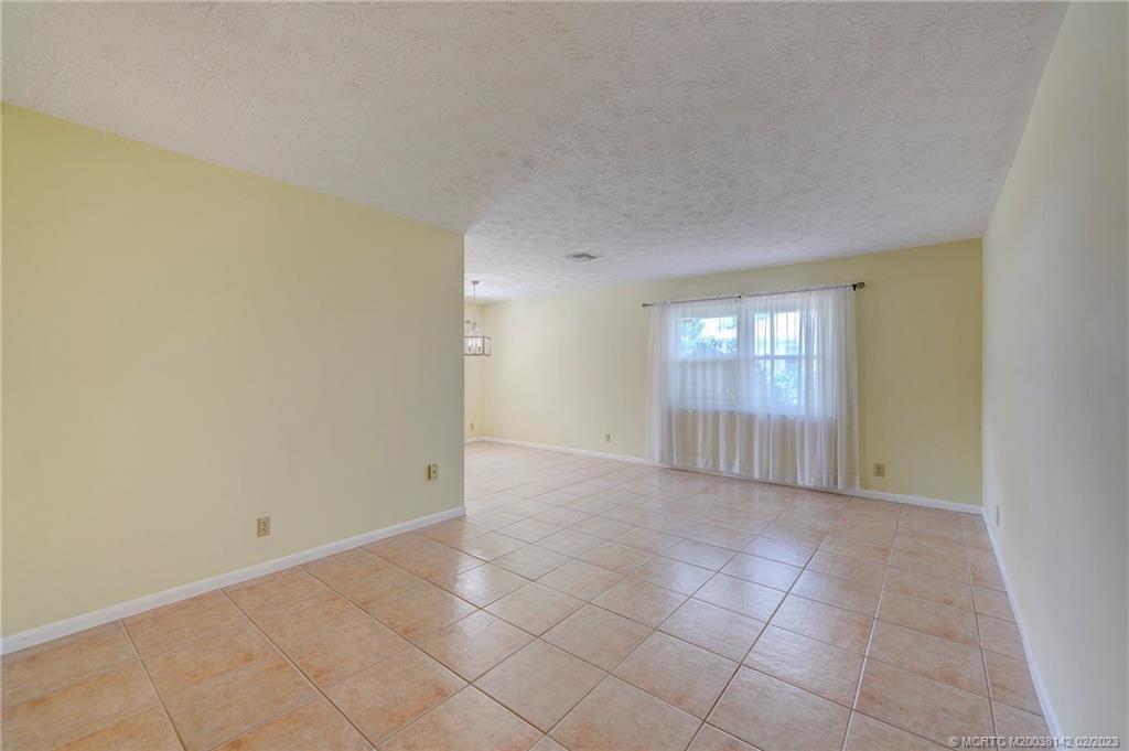 370 Southwest Harbor Street Stuart, FL 34997 - Photo 16 of 36 Gallery Image 16