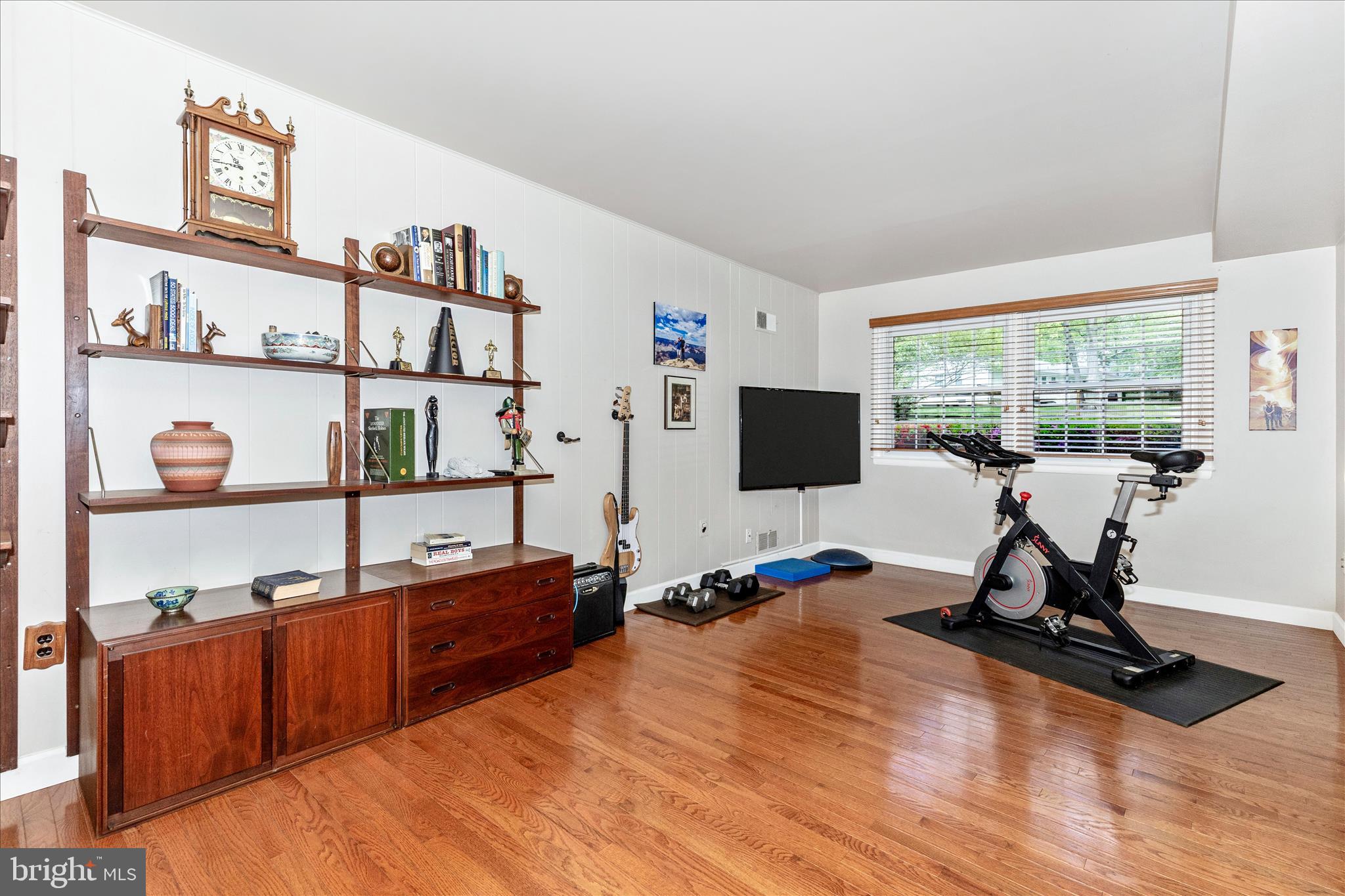 7946 Helmart Drive Laurel, MD 20723 - Photo 21 of 50 Family room
