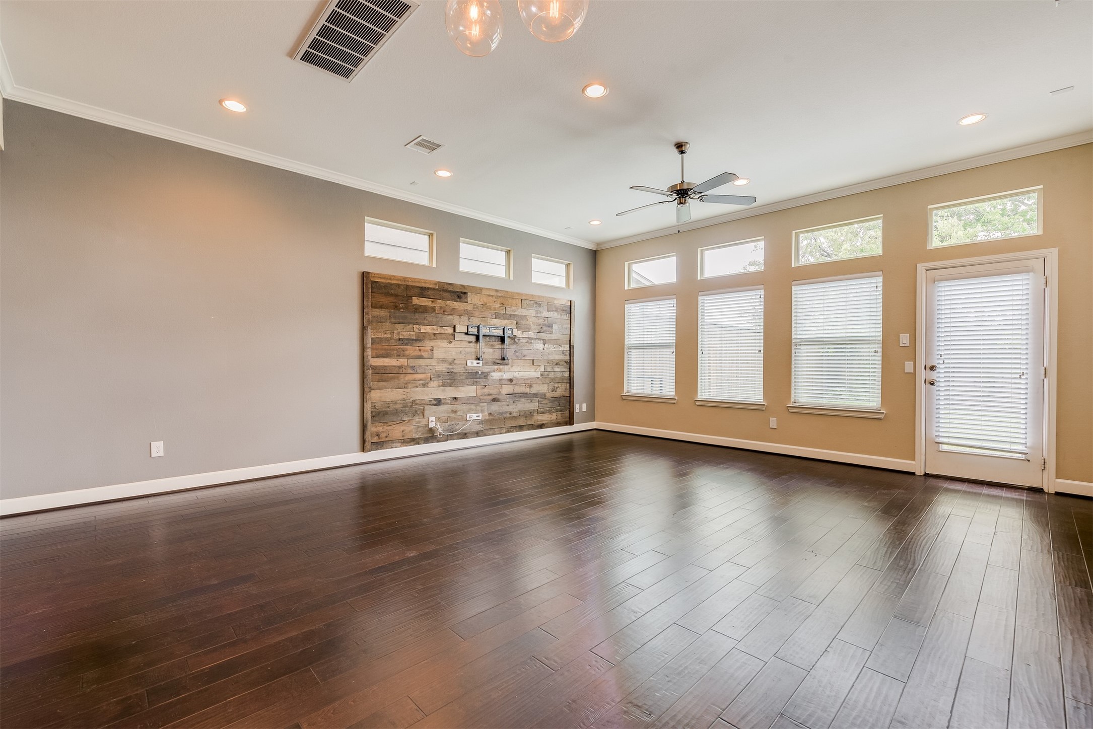 5807 Larkin Street Houston, TX 77007 - Photo 9 of 33