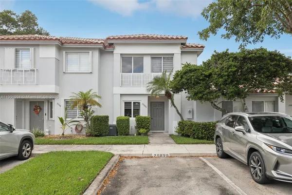 $440,000 | 20888 Northwest 1st Street, Pembroke Pines, FL 33029