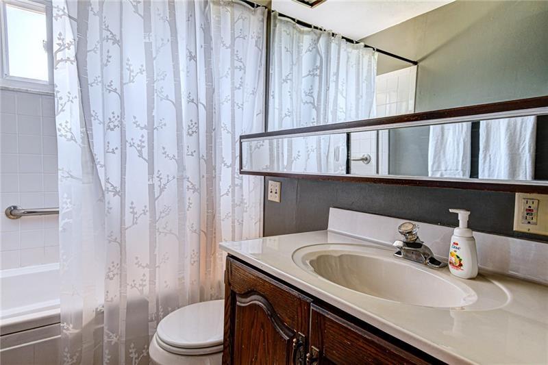 607 Winterberry Road Monroeville, PA 15146 - Photo 14 of 22 Upper Level Full Bath