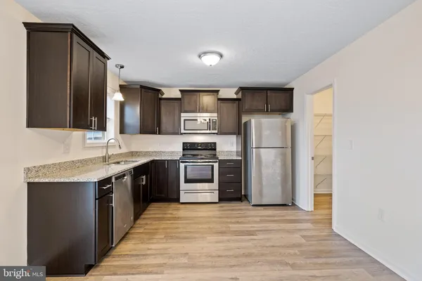 $2,100 | 247 Stratford Drive, Red Lion, PA 17356