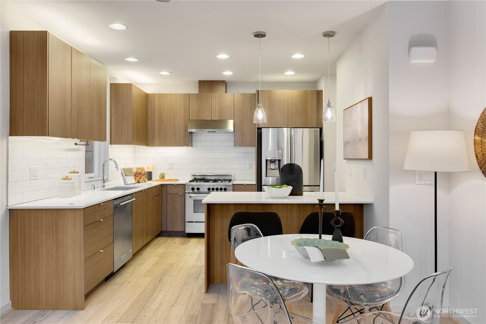 4272 Southwest Bradford Street Seattle, WA 98116 - Photo 9 of 28