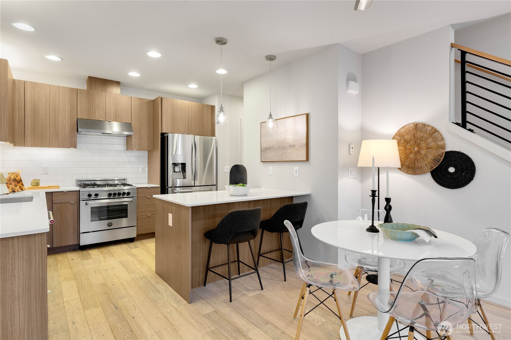 4272 Southwest Bradford Street Seattle, WA 98116 - Photo 10 of 28