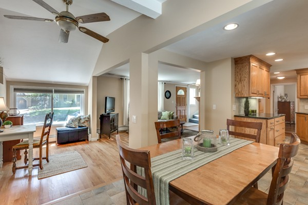21 Robin Road Wakefield, MA 01880 - Photo 11 of 30 Gallery Image 11