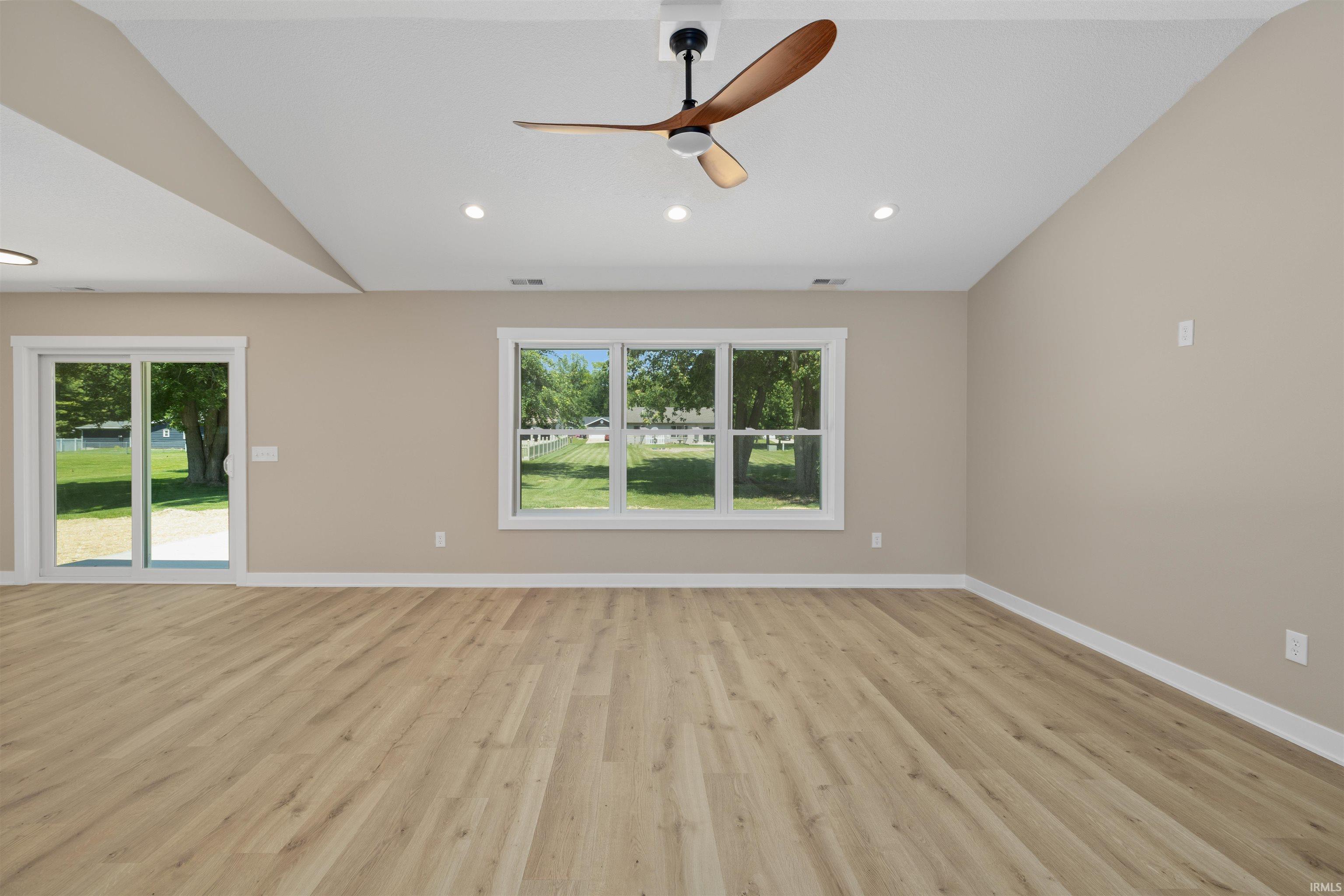 203 South Ivy Lane Butler, IN 46721 - Photo 4 of 33