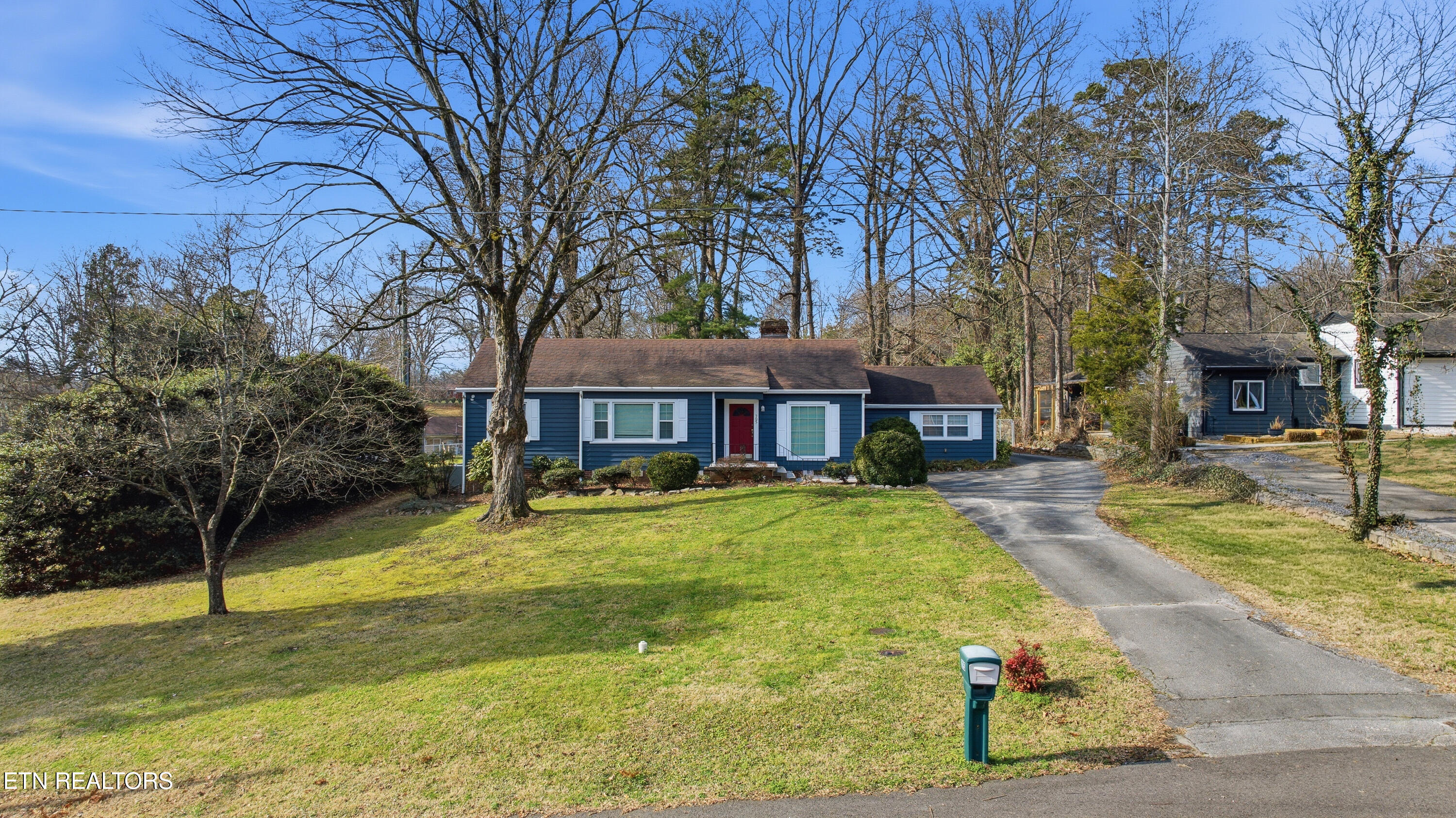 305 Bona Road Knoxville, TN 37914 - Photo 35 of 43 bona-28