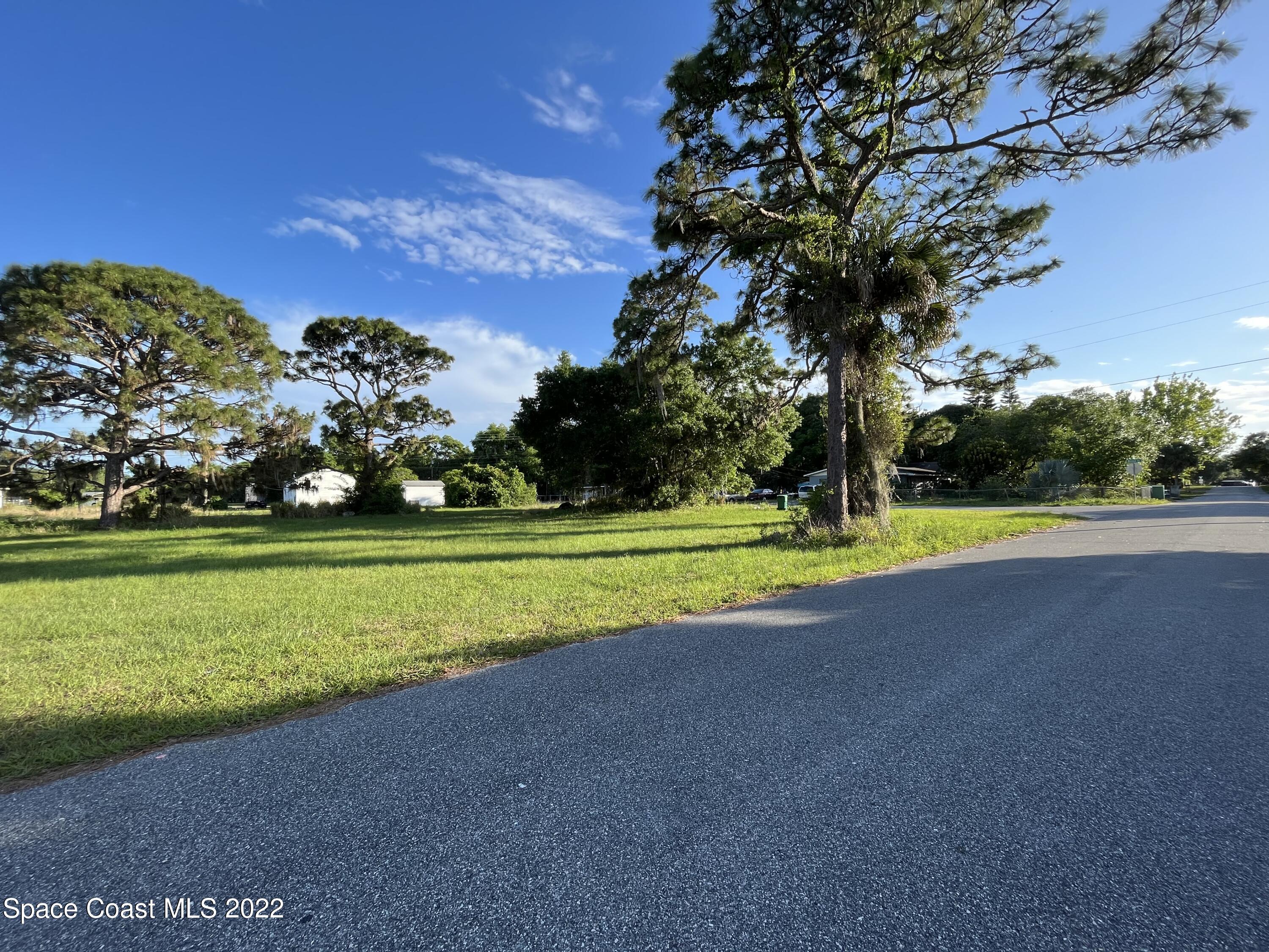 2971 Carver Street Mims, FL 32754 - Photo 12 of 15 E783996B-70E5-4AA7-9FF3-3D2237860FE8