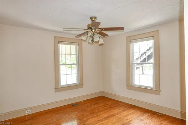 $285,000 | 2036 1st Avenue Southwest, Hickory, NC 28602