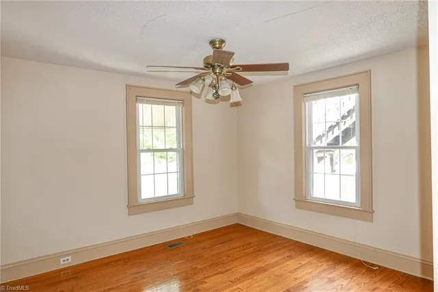 $285,000 | 2036 1st Avenue Southwest, Hickory, NC 28602