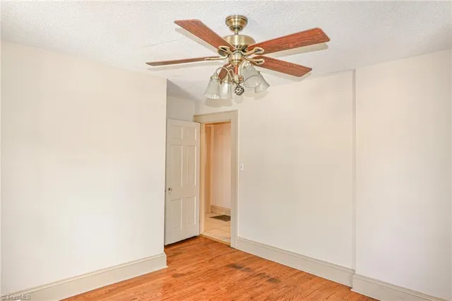 $285,000 | 2036 1st Avenue Southwest, Hickory, NC 28602