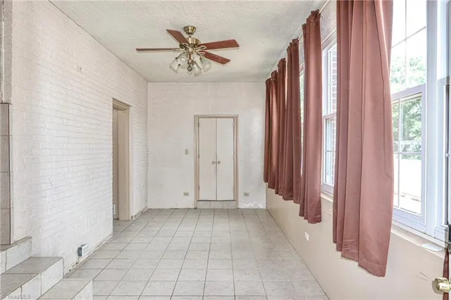 $285,000 | 2036 1st Avenue Southwest, Hickory, NC 28602