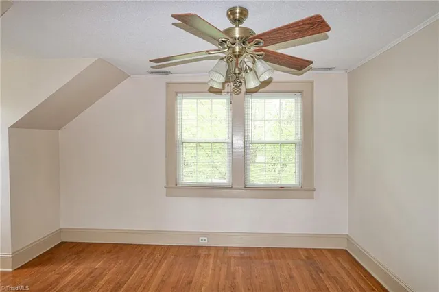 $285,000 | 2036 1st Avenue Southwest, Hickory, NC 28602