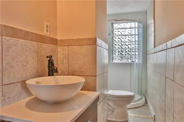 $285,000 | 2036 1st Avenue Southwest, Hickory, NC 28602