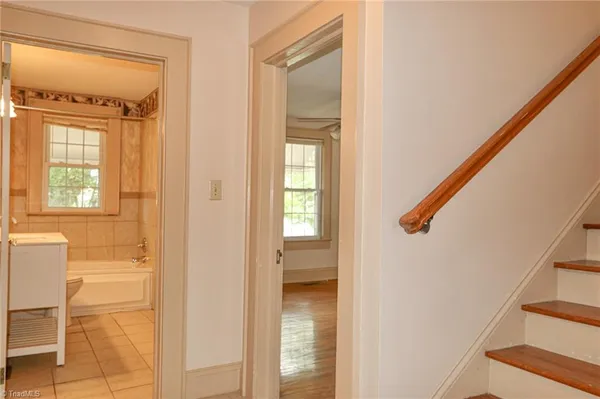 $285,000 | 2036 1st Avenue Southwest, Hickory, NC 28602