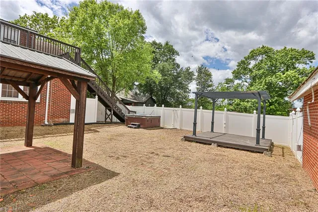 $285,000 | 2036 1st Avenue Southwest, Hickory, NC 28602