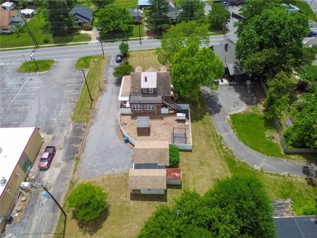 $285,000 | 2036 1st Avenue Southwest, Hickory, NC 28602