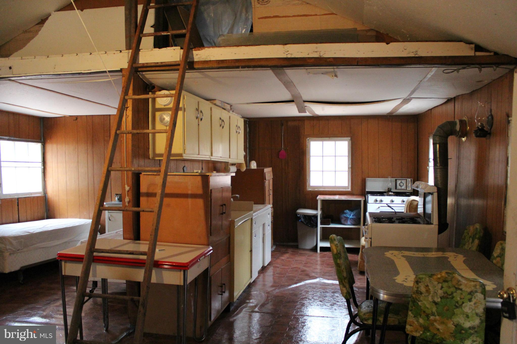 505 Second Narrows Road Blain, PA 17006 - Photo 8 of 10 Interior (General)
