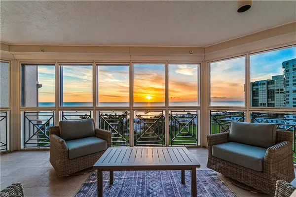 $3,995,000 | 4021 Gulf Shore Boulevard North, Unit 702, Naples, FL 34103