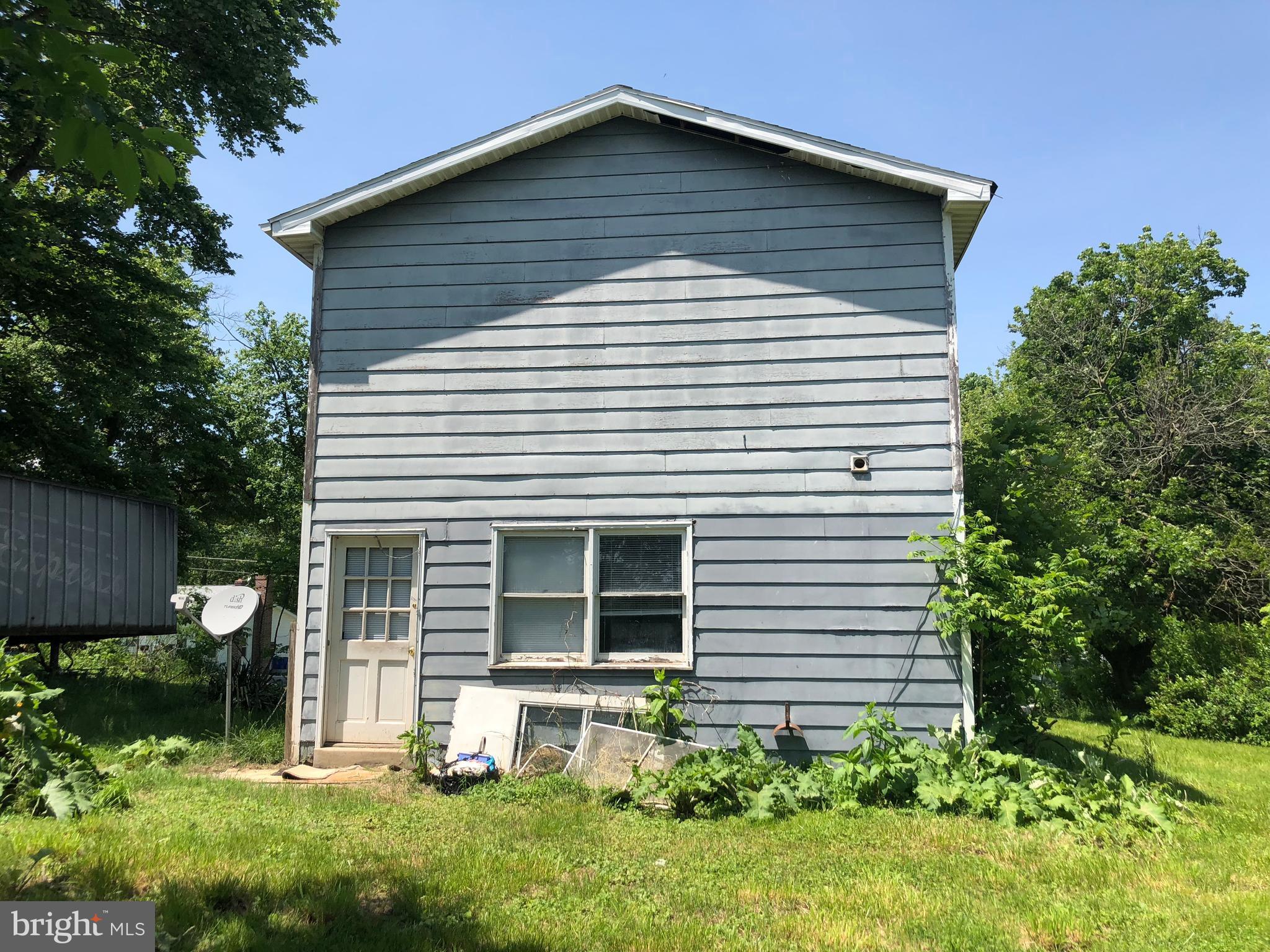 Exterior (Rear)