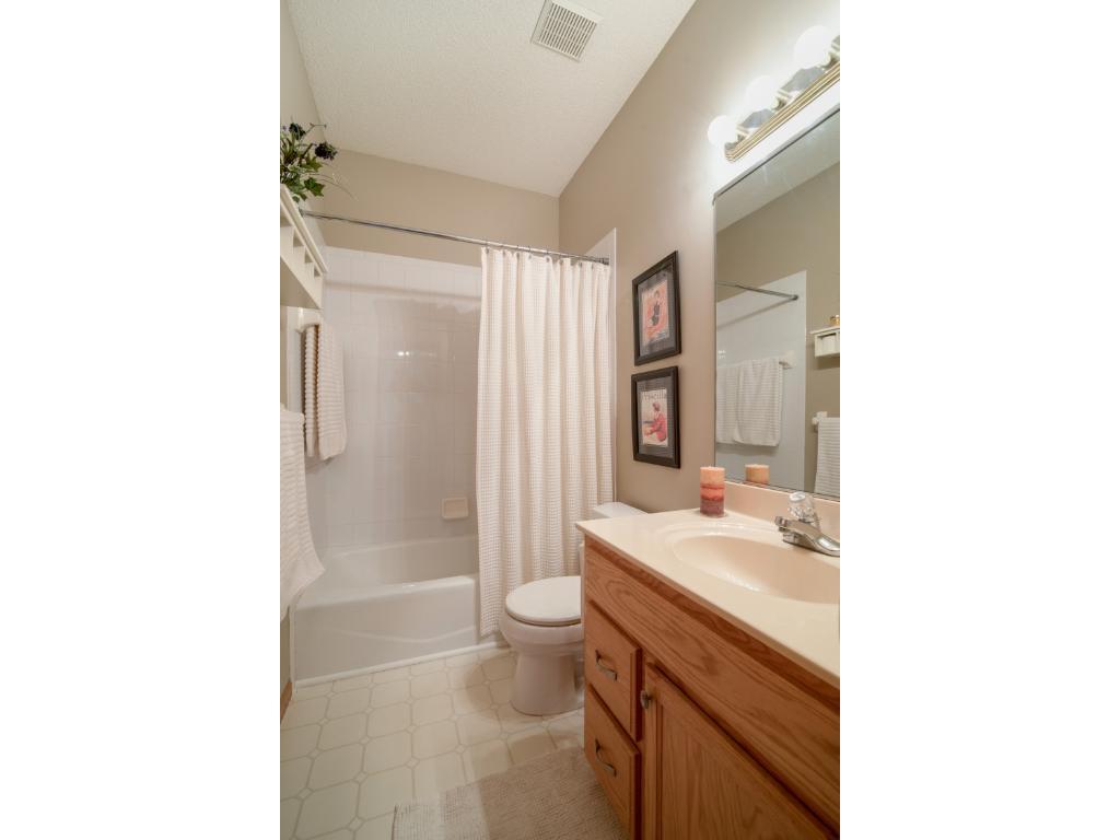4948 Slater Road St. Paul, MN 55122 - Photo 14 of 23 Gallery Image 14