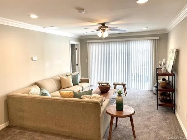 $4,545 | 115 Westwood Drive, Unit 137, Westbury, NY 11590