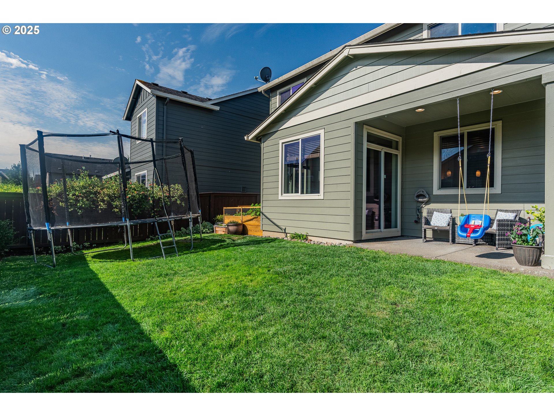 514 North 40th Avenue Ridgefield, WA 98642 - Photo 37 of 46 a view of a backyard with sitting area