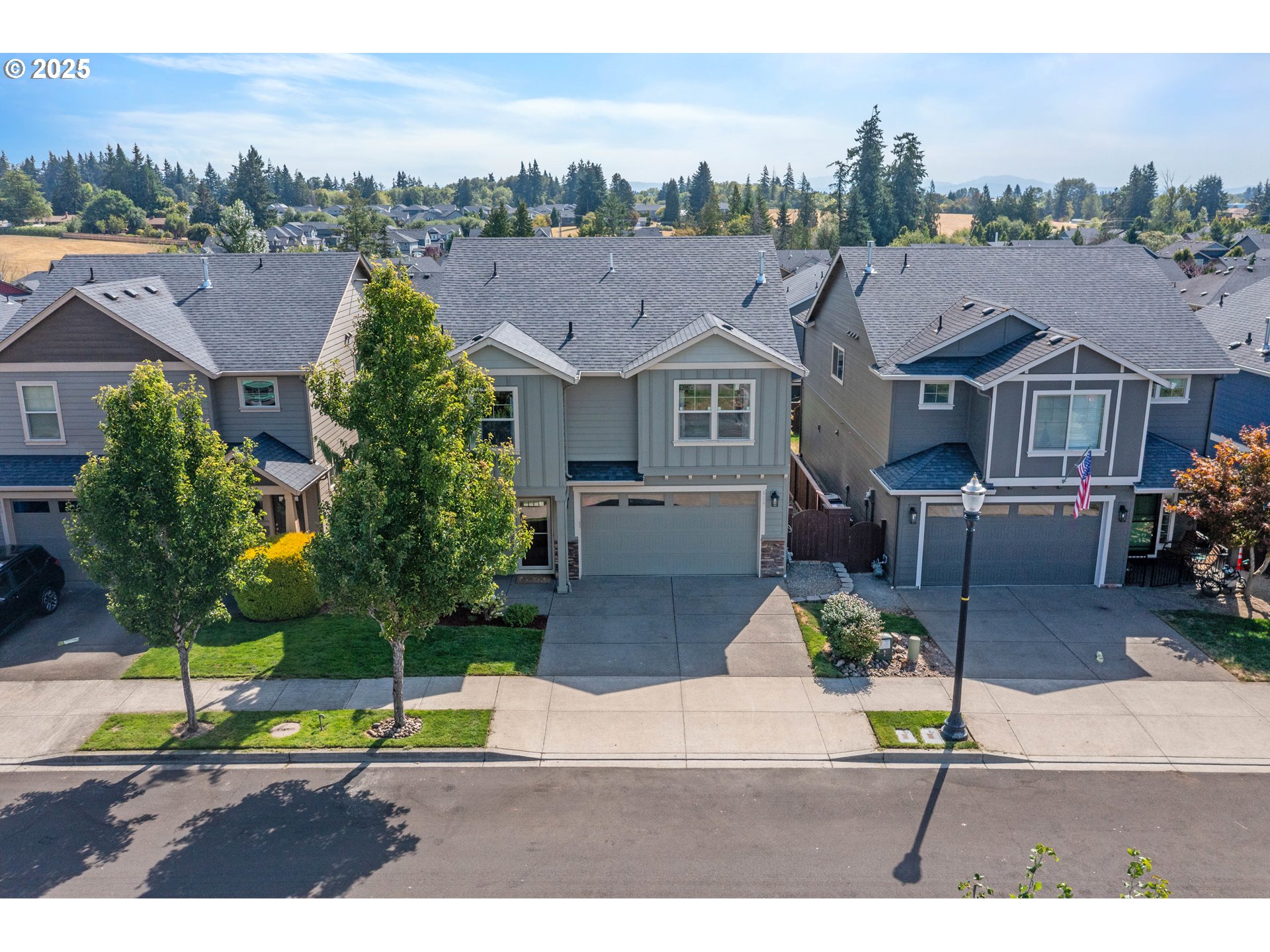 514 North 40th Avenue Ridgefield, WA 98642 - Photo 41 of 46 a view of a city with tall buildings