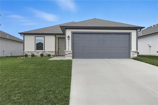 $331,620 | 19443 Lincoln Street, Spring Hill, KS 66083