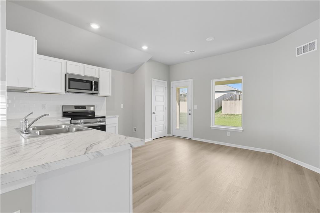 19443 Lincoln Street Spring Hill, KS 66083 - Photo 5 of 17