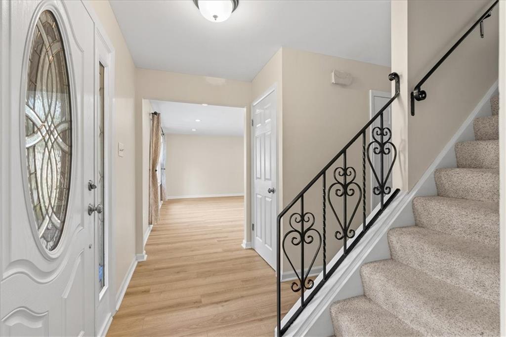 104 Drood Lane Pittsburgh, PA 15237 - Photo 4 of 39 Gallery Image 4