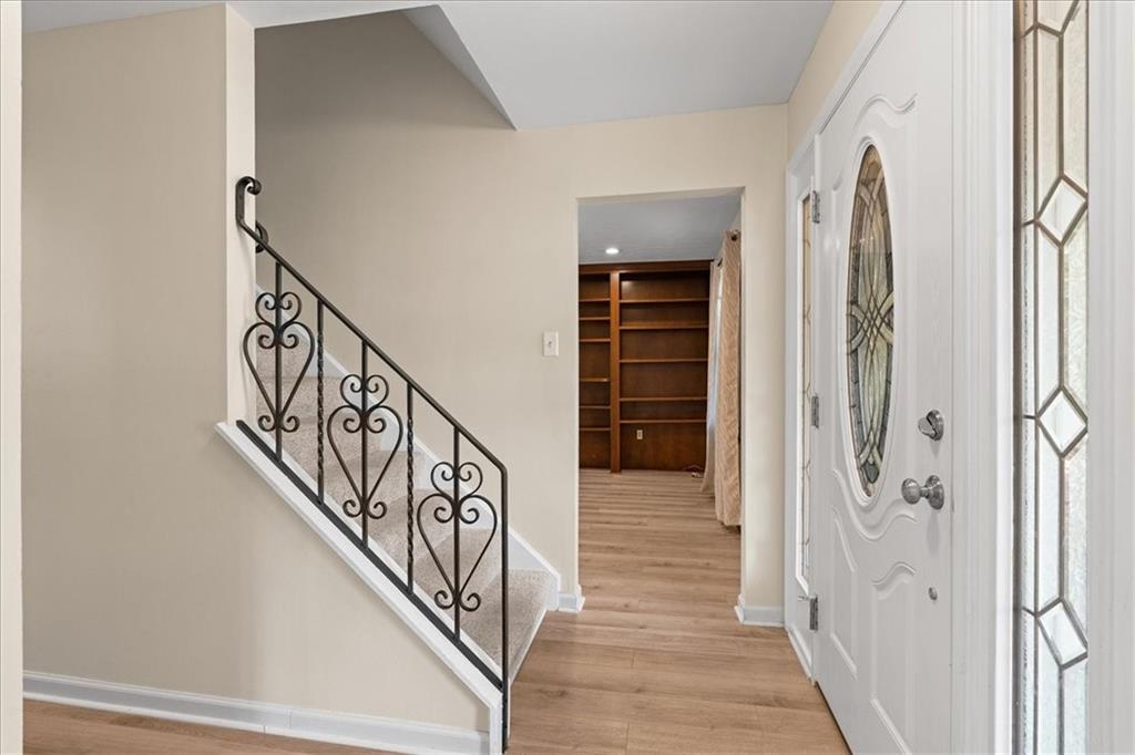 104 Drood Lane Pittsburgh, PA 15237 - Photo 5 of 39 Gallery Image 5