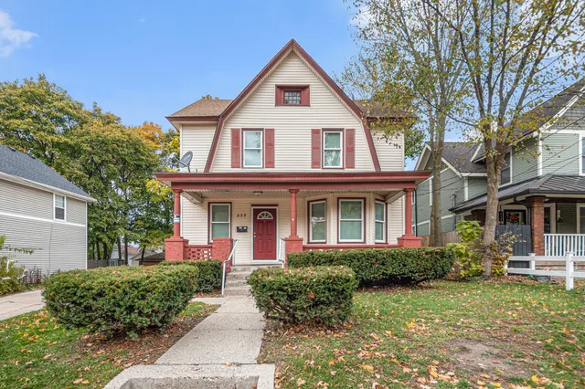 $210,000 | 835 Bates Street Southeast, Grand Rapids, MI 49506