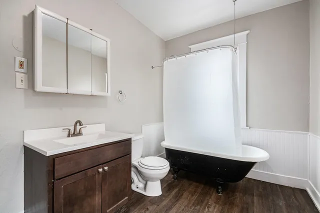 $210,000 | 835 Bates Street Southeast, Grand Rapids, MI 49506