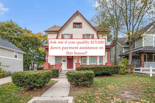 $210,000 | 835 Bates Street Southeast, Grand Rapids, MI 49506