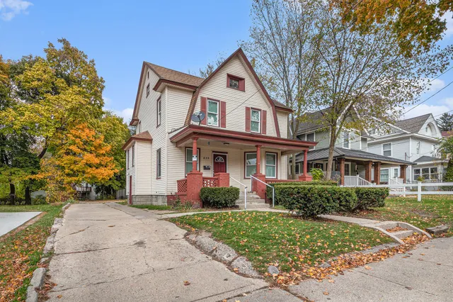 $210,000 | 835 Bates Street Southeast, Grand Rapids, MI 49506
