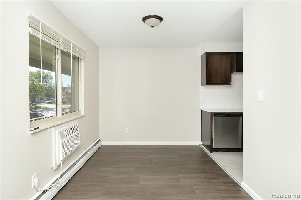 3350 Greenfield Road, Unit 22 Royal Oak, MI 48073 - Photo 4 of 18