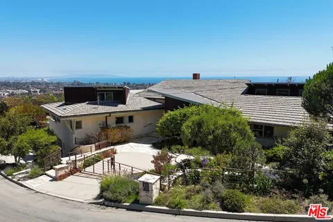 $3,595,000 | 1109 El Medio Avenue, Pacific Palisades, CA 90272