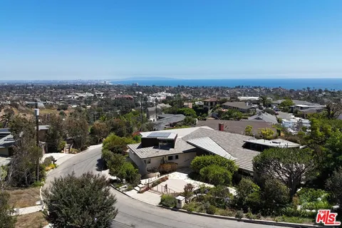 $3,595,000 | 1109 El Medio Avenue, Pacific Palisades, CA 90272