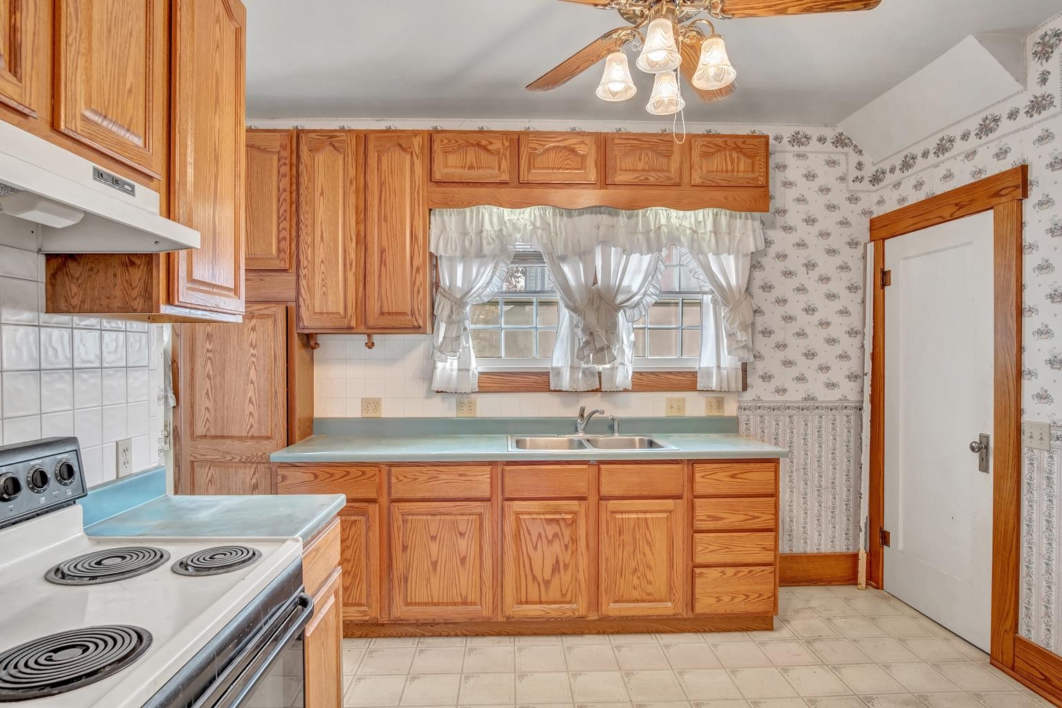 700 East 5th Street Newton, KS 67114 - Photo 11 of 25